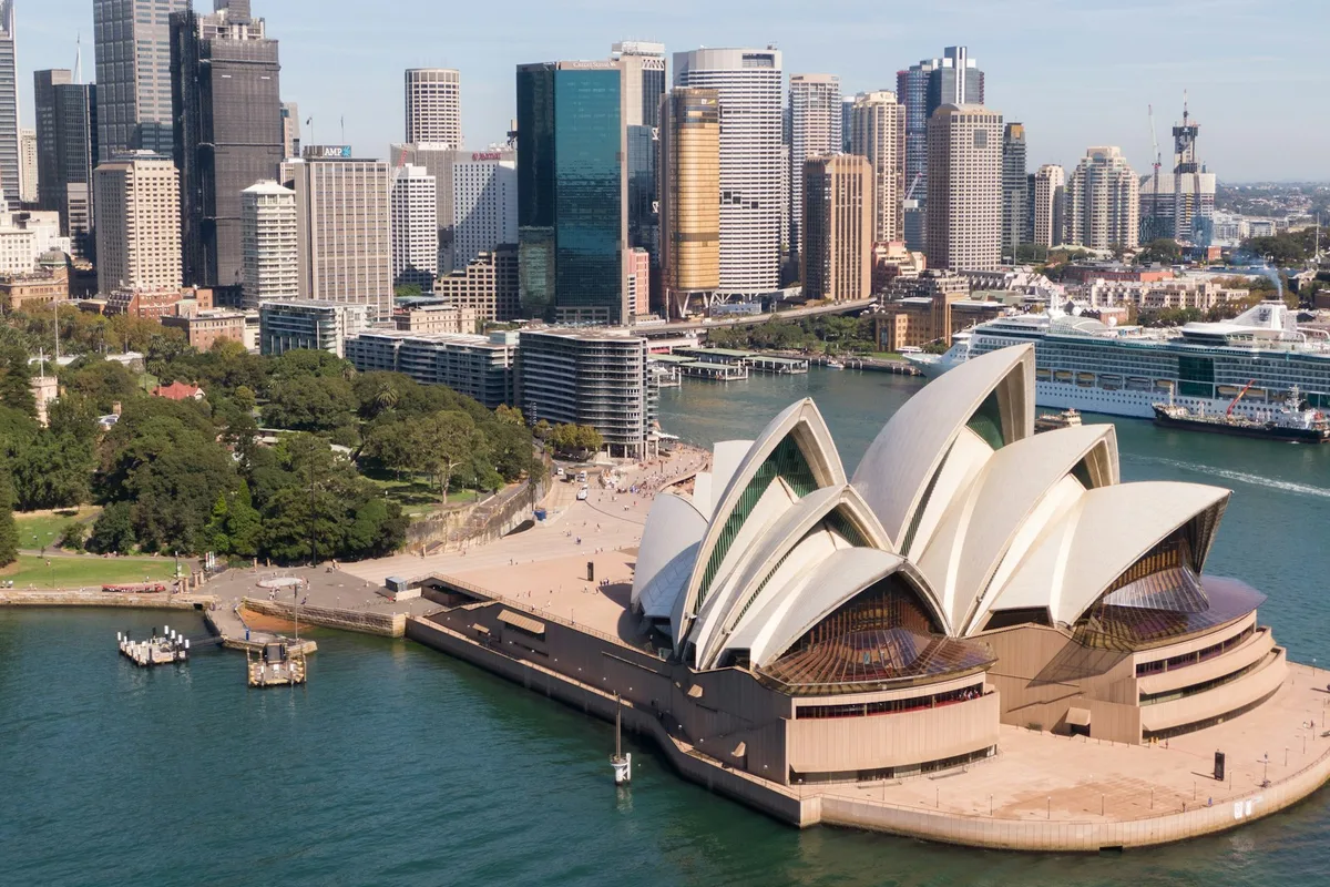 Sydney Commercial Buyer's Agent: Fees & How It Works